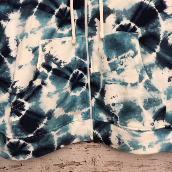 New Old Navy Hooded Sweatshirt - Picture 5 of 9